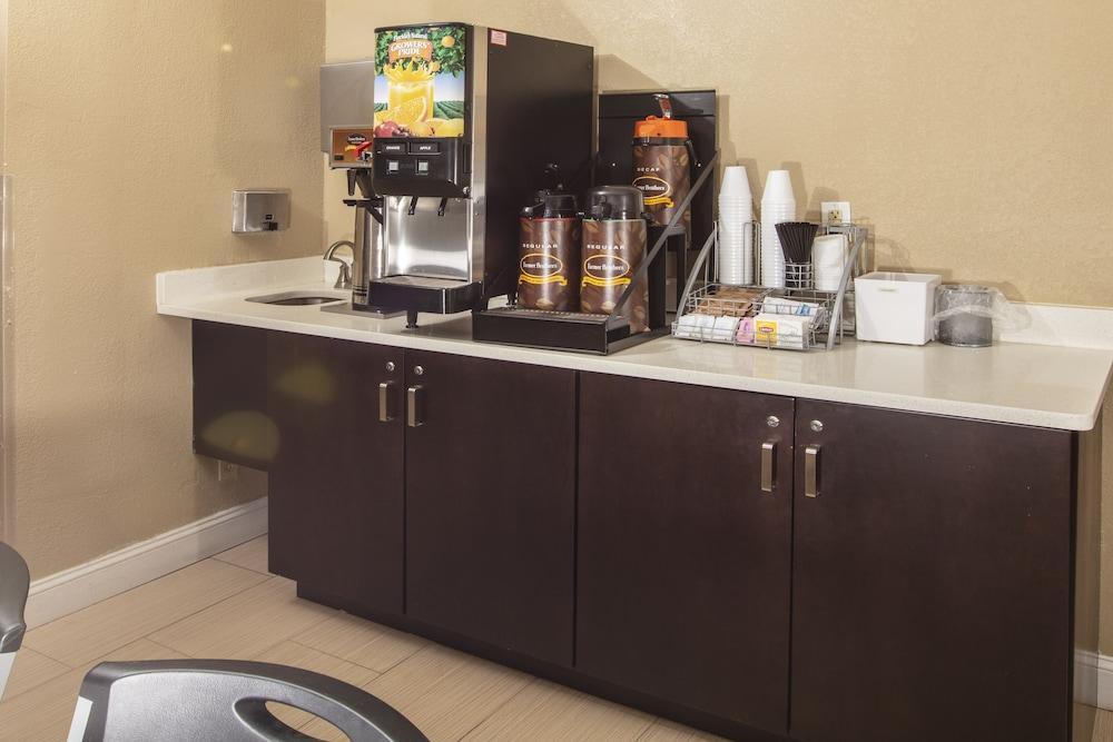 Super 8 By Wyndham St Charles Hotel Saint Charles Luaran gambar
